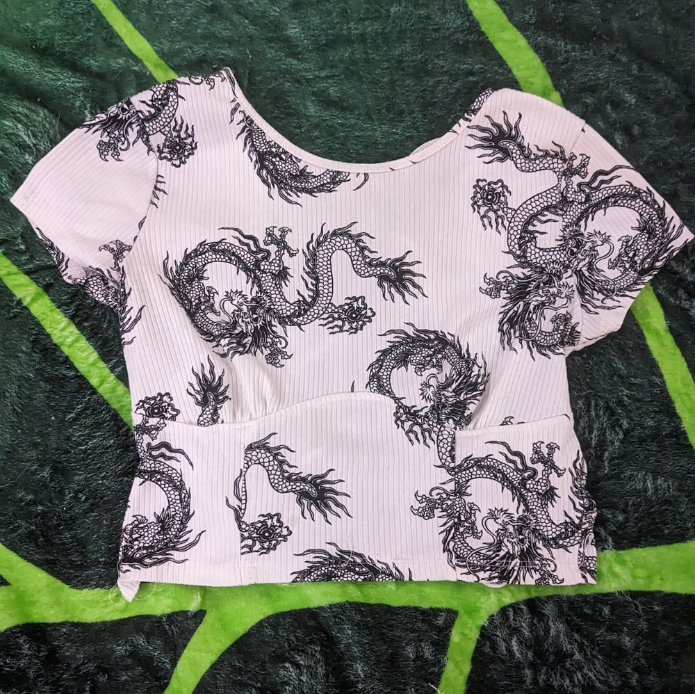 Woman's medium dragon pattern crop top with string backless design